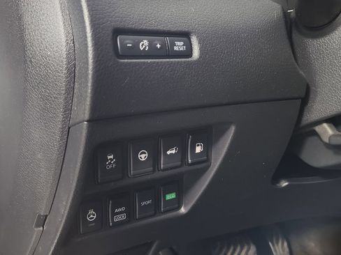 Used 2019 Nissan Rogue SL AWD/4WD image 23