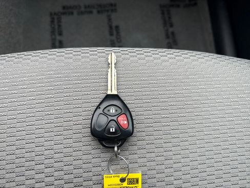 Used 2012 Toyota RAV4 4WD w/ Upgrade Value Pkg image 30