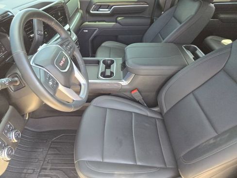 Used 2025 GMC Sierra 2500 SLT w/ SLT Convenience Package AWD/4WD image 8