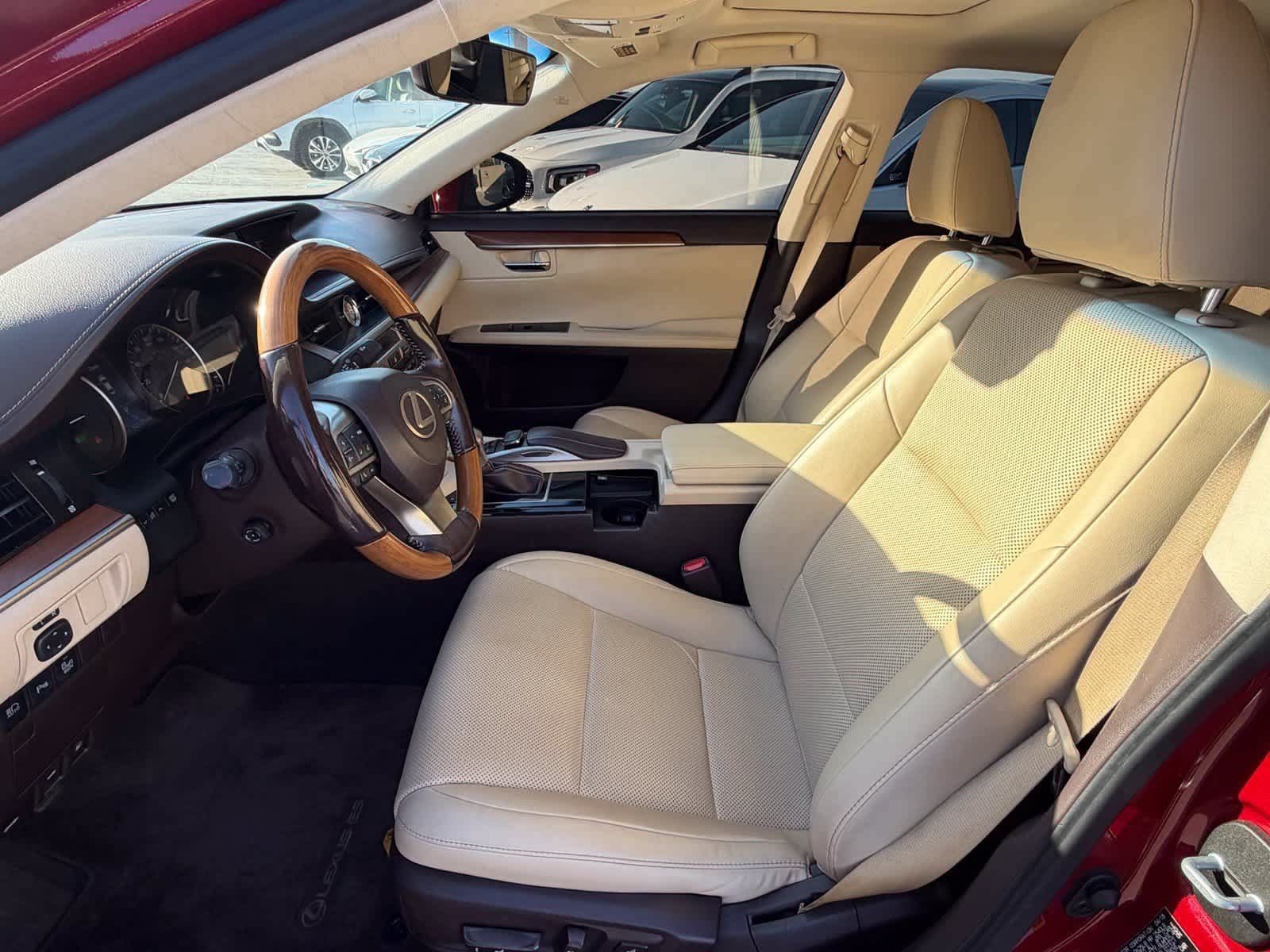 Used 2018 Lexus ES 300h w/ Navigation Package FWD image 6
