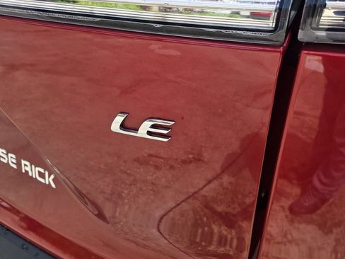 Used 2023 Toyota Corolla Cross LE image 15