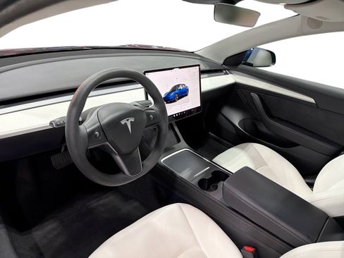 Certified 2023 Tesla Model 3 Standard Range RWD image 9