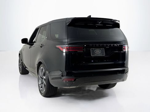 Used 2025 Land Rover Discovery Dynamic SE AWD/4WD image 3