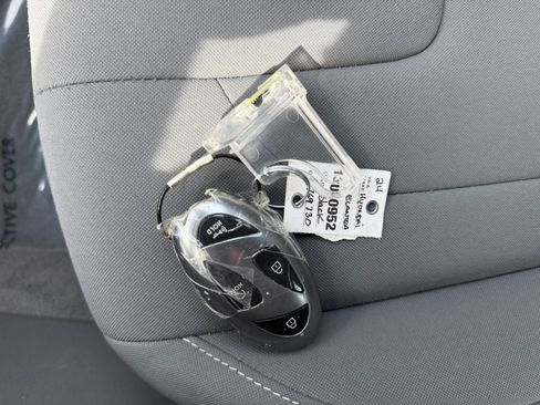Used 2024 Hyundai Elantra SEL FWD image 30