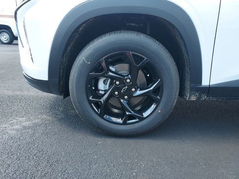 New 2026 Chevrolet Trax LT w/ Driver Confidence Package FWD image 9