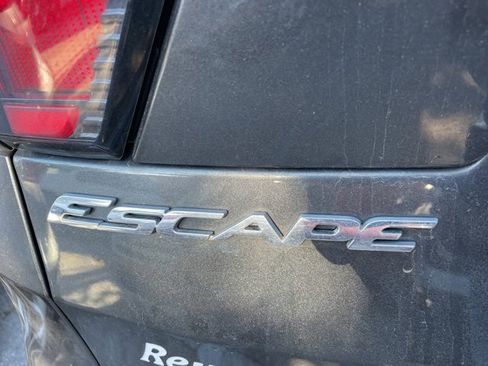 Used 2018 Ford Escape SEL image 9