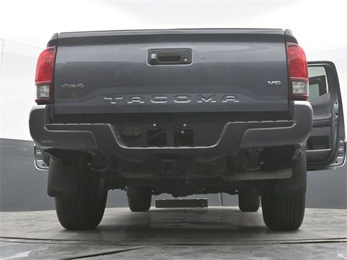 Used 2019 Toyota Tacoma TRD Sport image 52
