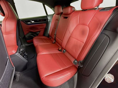 New 2025 Porsche Macan Electric image 23