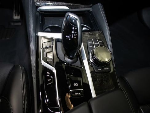 Used 2023 BMW M550i xDrive w/ Executive Package AWD/4WD image 17