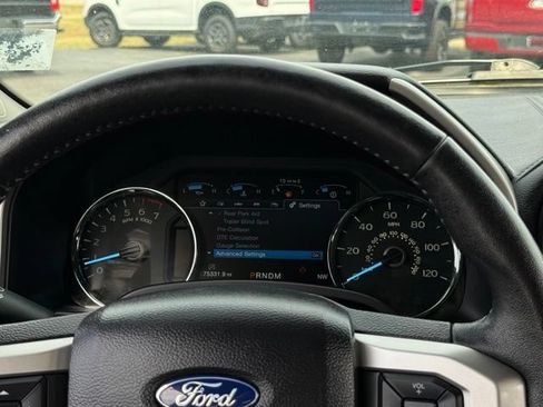 Used 2019 Ford F150 Lariat w/ Equipment Group 502A Luxury AWD/4WD image 8