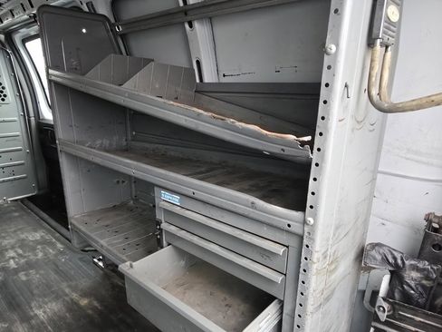 Used 2017 Chevrolet Express 2500 image 12