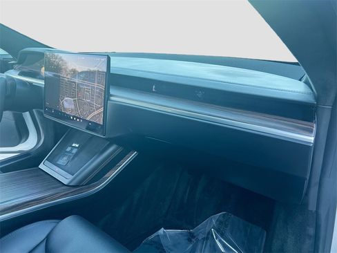 Used 2022 Tesla Model S image 27