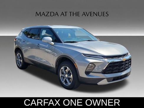 Used 2025 Chevrolet Blazer LT FWD image 3