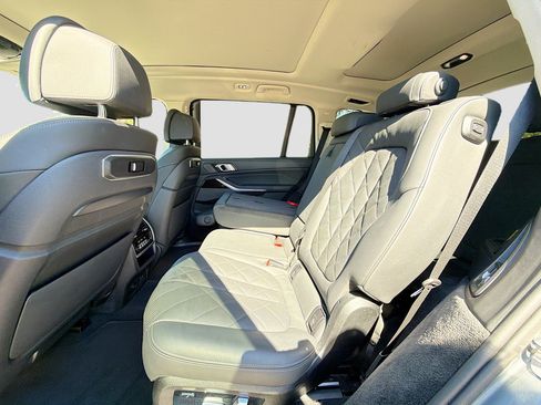 Used 2024 BMW X7 xDrive40i image 22