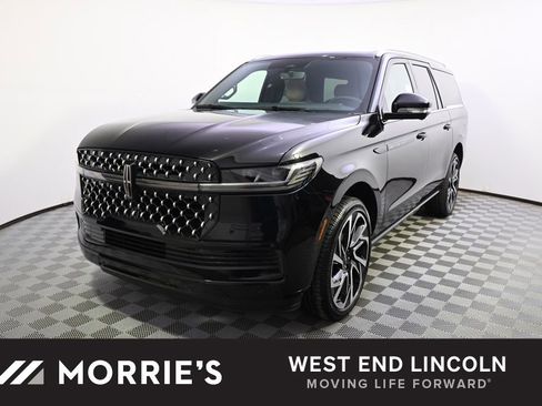 New 2026 Lincoln Navigator L Black Label AWD/4WD image 1