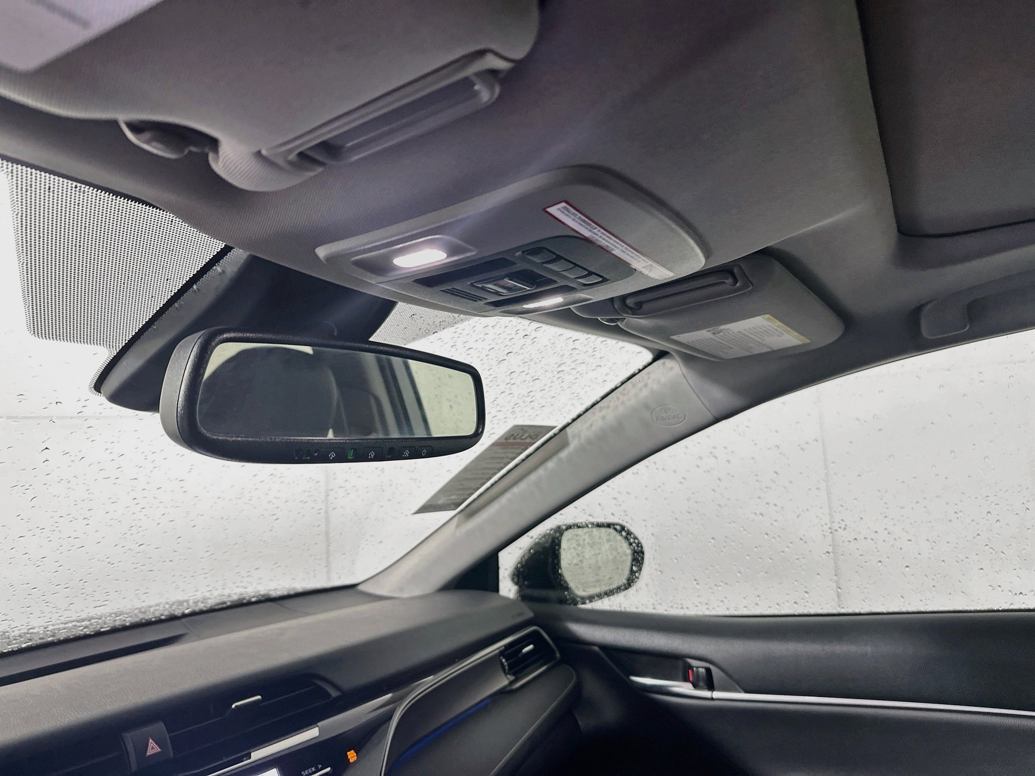 Used 2020 Toyota Camry XSE FWD image 18