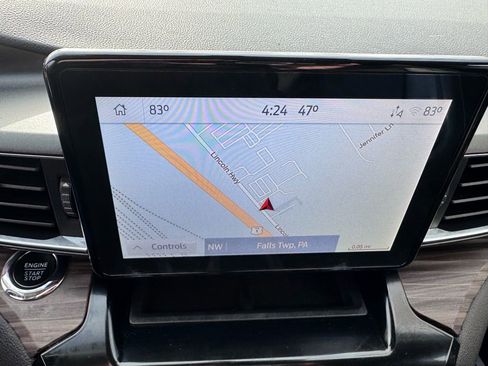 Used 2022 Ford Explorer Limited image 24