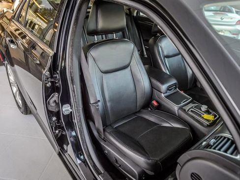 Used 2020 Chrysler 300 Limited image 46