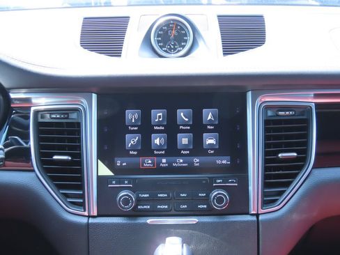 Used 2018 Porsche Macan GTS AWD/4WD image 8
