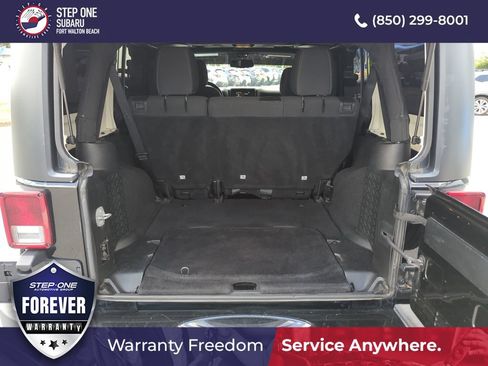Used 2017 Jeep Wrangler Unlimited Sahara w/ Connectivity Group AWD/4WD image 26