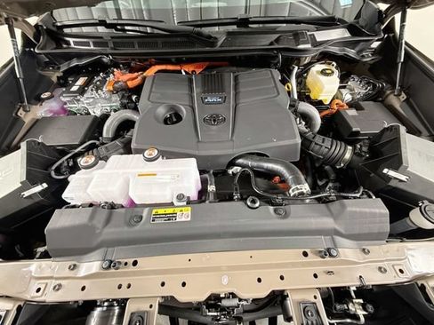 New 2026 Toyota Sequoia Platinum w/ TRD Off-Road Package AWD/4WD image 31