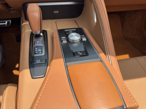 Used 2024 Lexus LC 500 Convertible w/ Touring Package RWD image 24