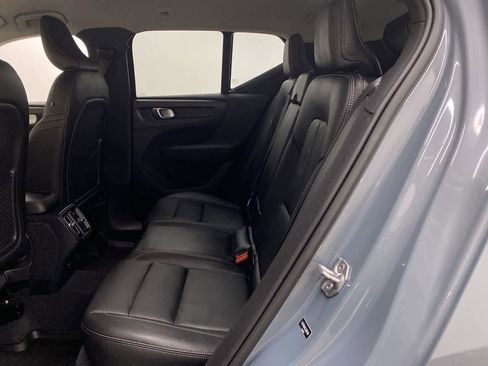 Used 2020 Volvo XC40 T5 Momentum w/ Protection Package Premier image 18