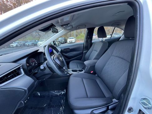 Used 2025 Toyota Corolla LE image 23