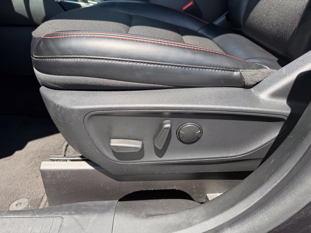 Used 2025 Ford Escape ST-Line FWD image 15
