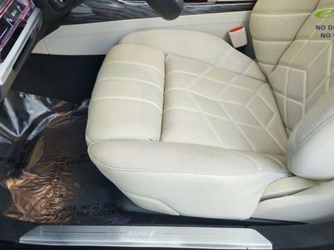 Used 2023 BMW i7 xDrive60 AWD/4WD image 37