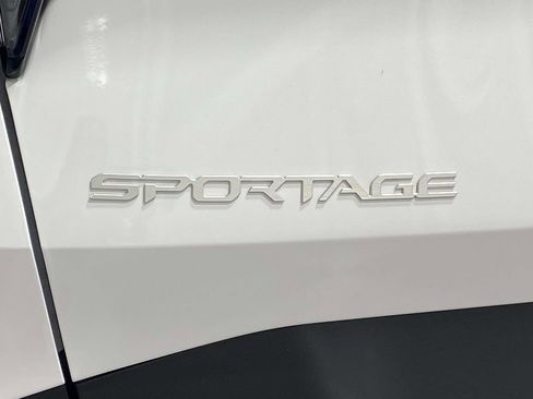 New 2026 Kia Sportage LX w/ LX Convenience Package FWD image 8