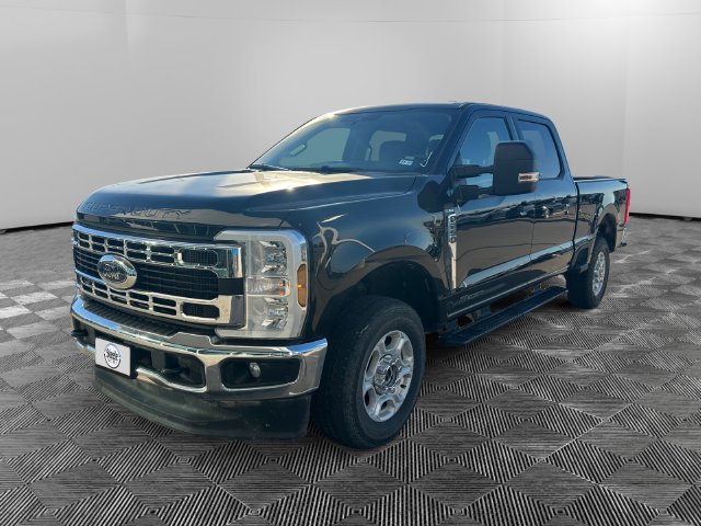 Used 2025 Ford F250 XLT w/ FX4 Off-Road Package AWD/4WD image 1