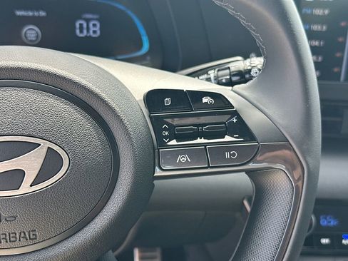 Used 2025 Hyundai Elantra Sport image 25