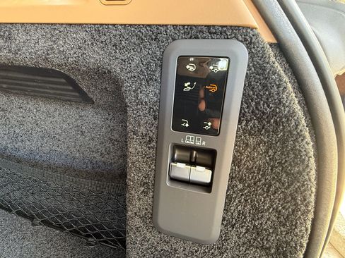 New 2026 Land Rover Range Rover SV AWD/4WD image 15