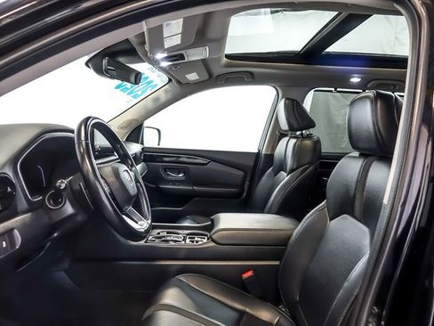 Used 2023 Honda Pilot Touring image 13