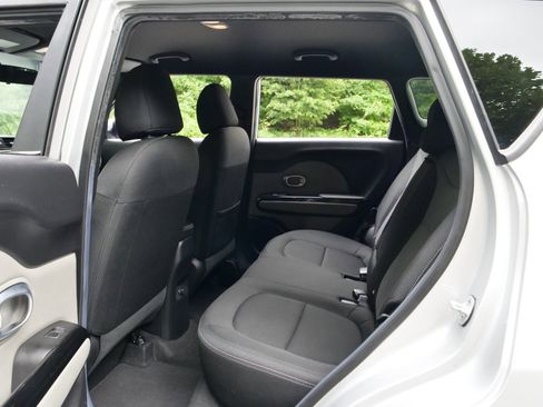 Used 2019 Kia Soul + w/ Audio Package image 21