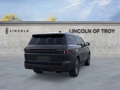 New 2025 Lincoln Navigator Reserve image 8