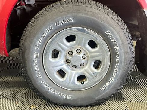 Used 2011 Nissan Frontier S image 27