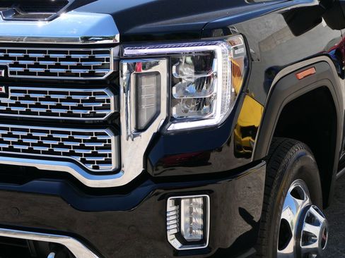 Used 2021 GMC Sierra 3500 Denali w/ Denali Ultimate Package image 9