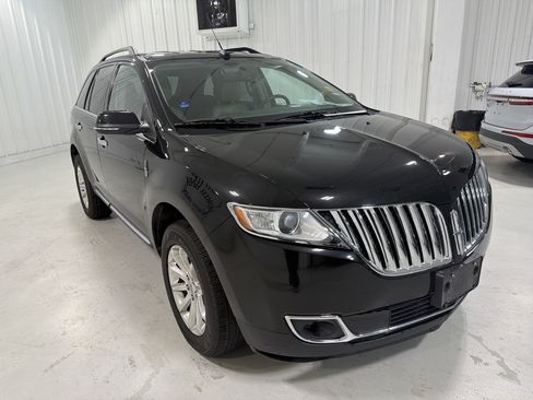 Used 2013 Lincoln MKX FWD image 7