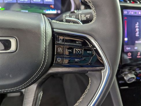 Used 2023 Jeep Grand Cherokee Overland image 20