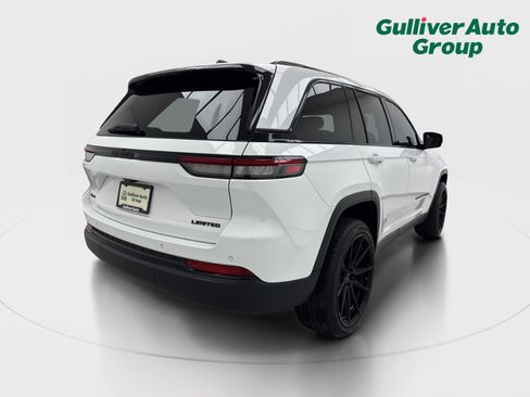 Used 2025 Jeep Grand Cherokee Limited w/ Black Appearance Package image 8