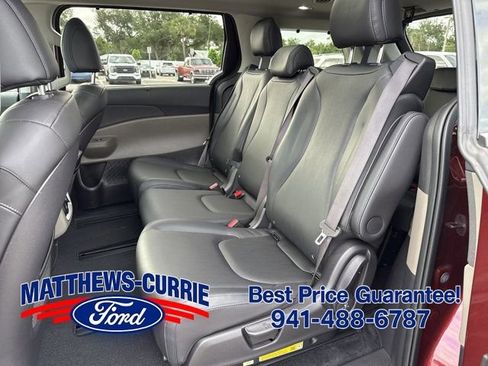 Used 2025 Kia Carnival SX FWD image 12
