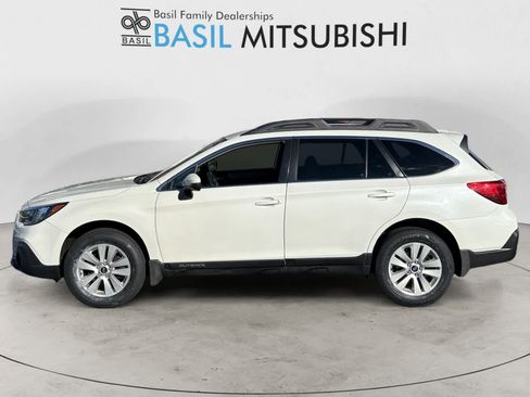 Used 2018 Subaru Outback 2.5i Premium image 2