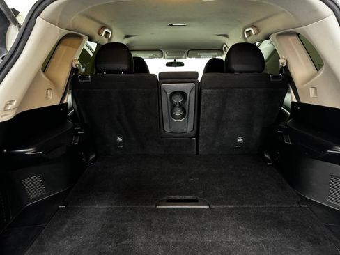 Used 2020 Nissan Rogue S FWD image 34