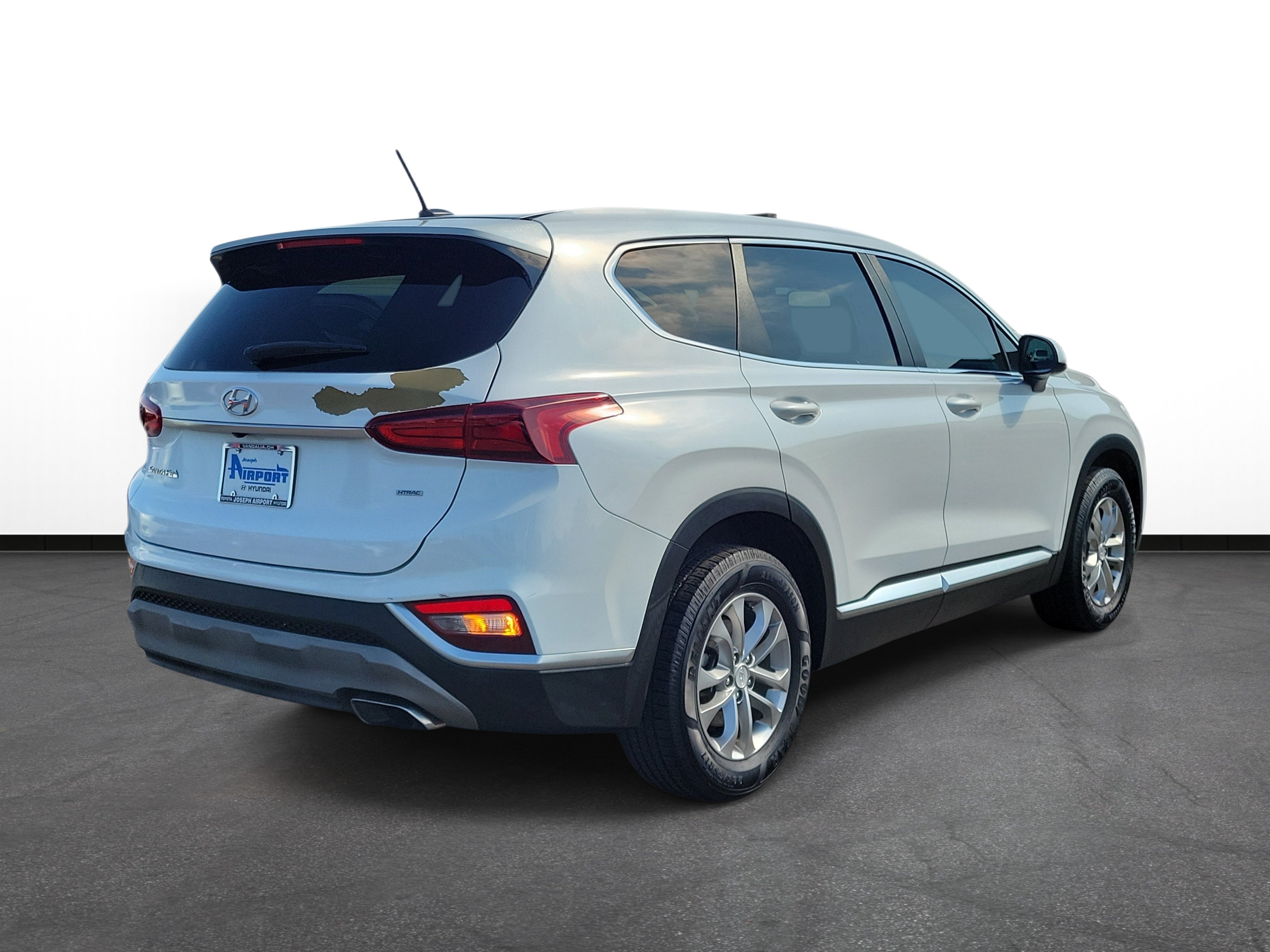 Used 2019 Hyundai Santa Fe SE AWD/4WD image 4