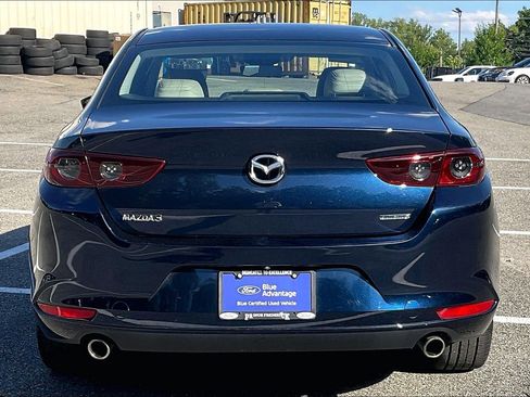Used 2019 MAZDA MAZDA3 Sedan w/ Select Package FWD image 4