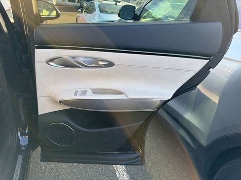 Used 2026 Genesis GV70 2.5T Select image 12