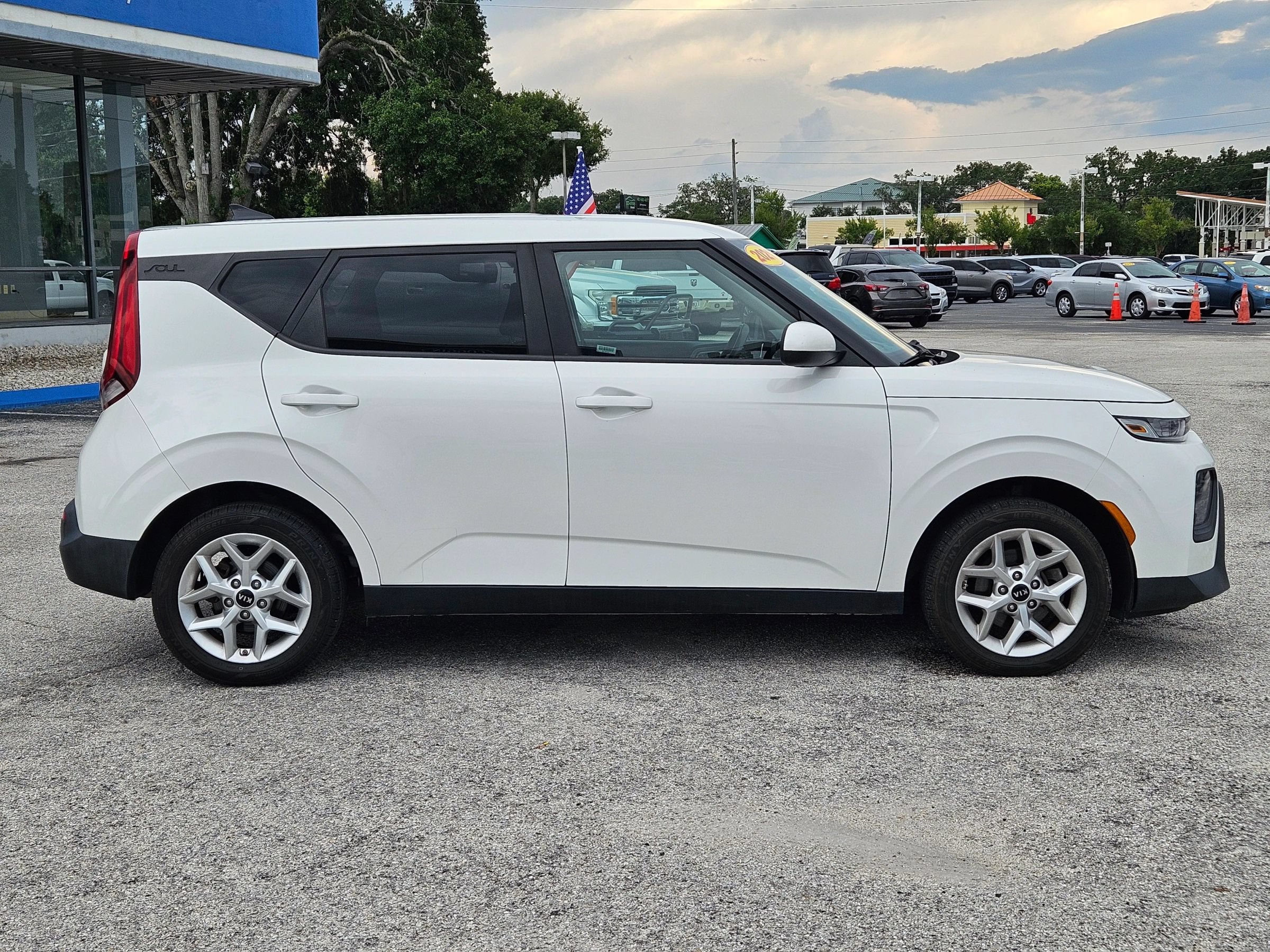 Used 2021 Kia Soul S FWD image 9