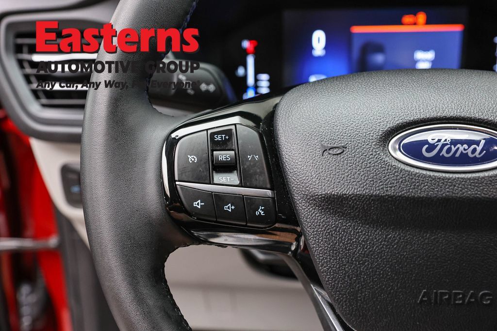 Used 2023 Ford Escape Active AWD/4WD image 17